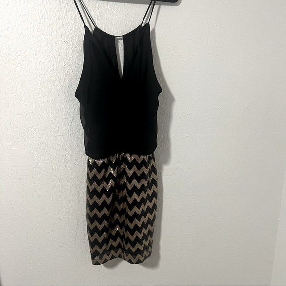 B. Darlin Women’s Sleeveless Size 5/6 Black and Gold Chevron Sequins Dress EUC - Picture 5 of 9